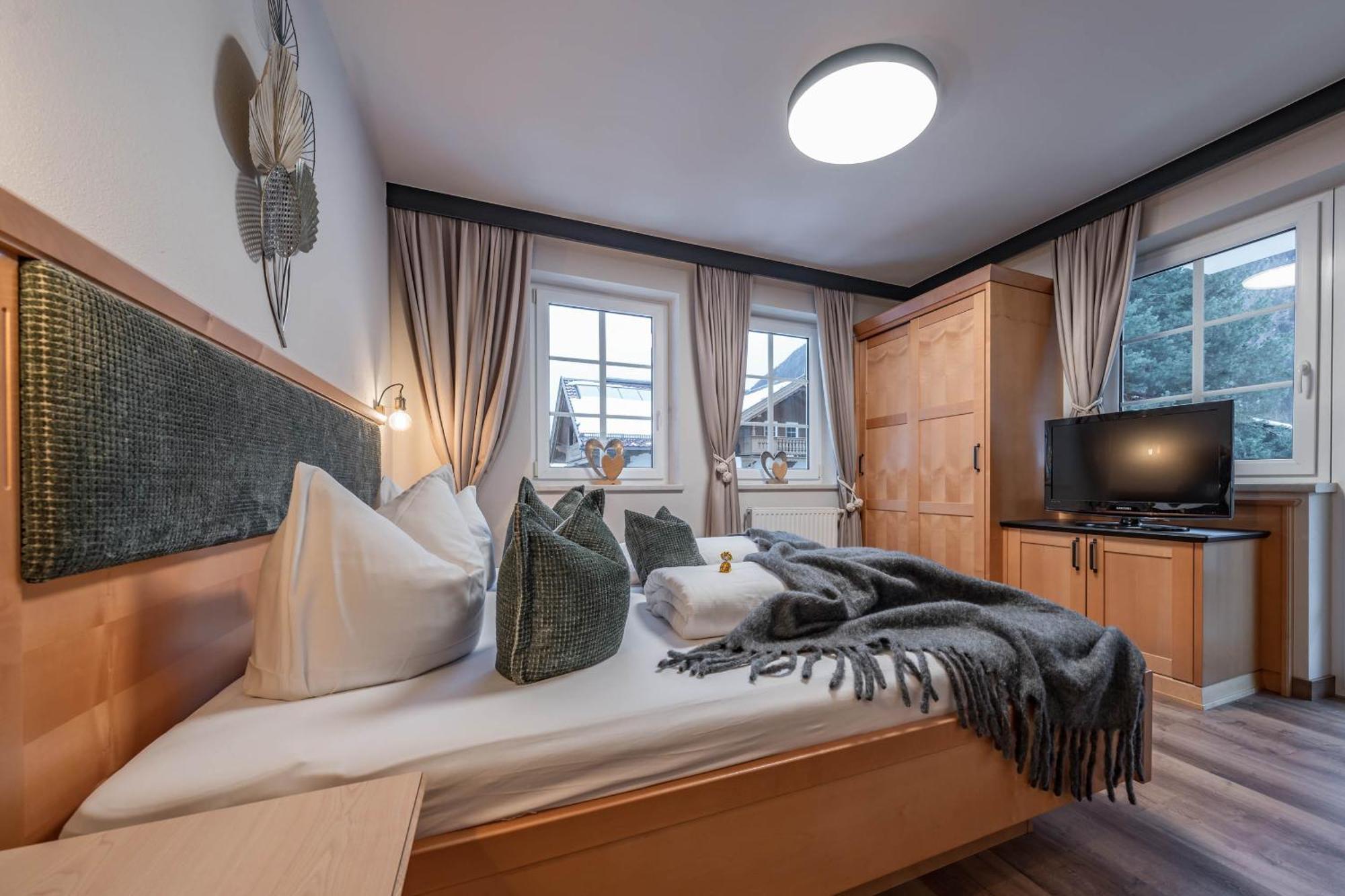 Apparthotel Sonnenhof Mayrhofen Ngoại thất bức ảnh