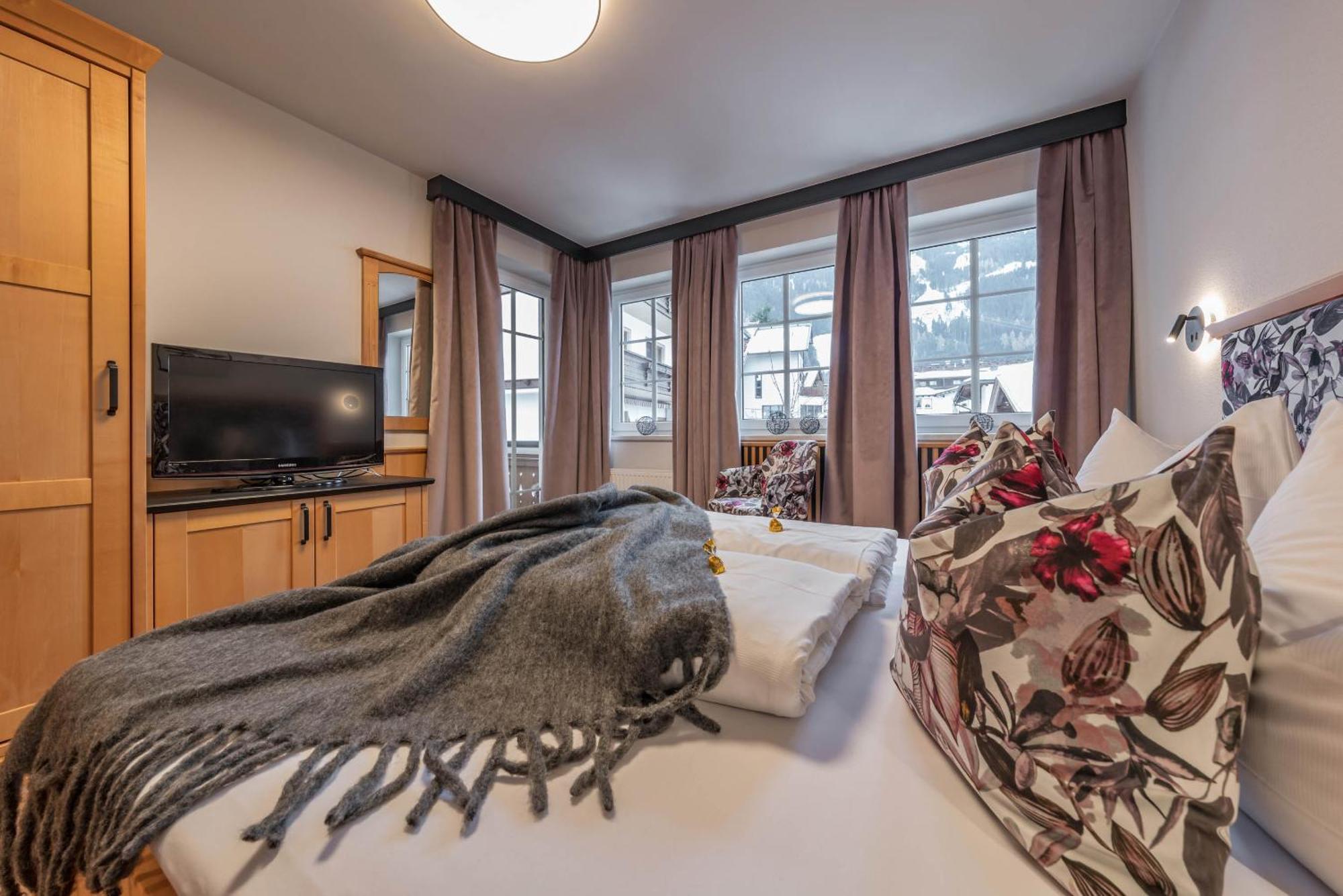 Apparthotel Sonnenhof Mayrhofen Ngoại thất bức ảnh
